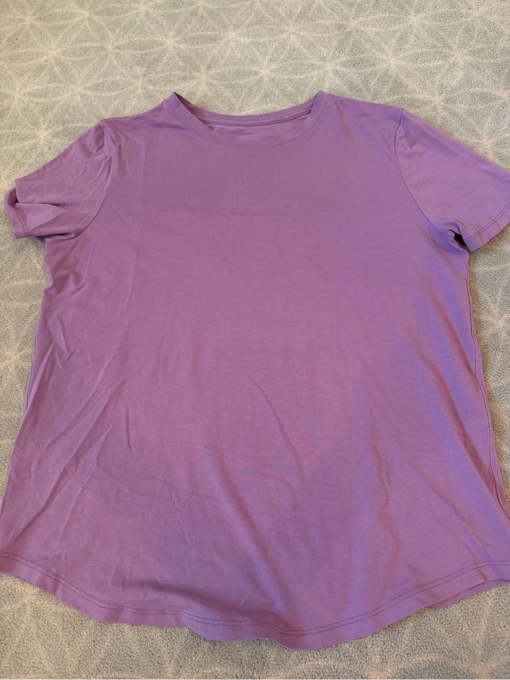 Lululemon purple tee shirt